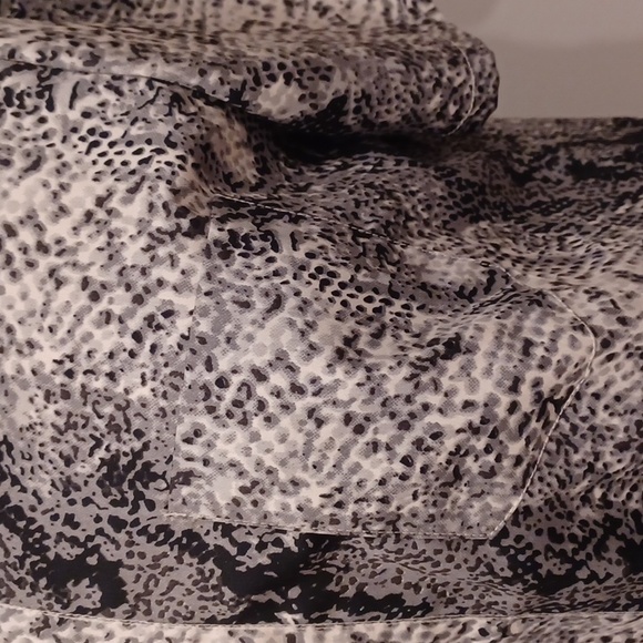 W11 by Walter Baker "Florentina" Snakeskin Animal Print Top NEW Sz. Sm - Picture 6 of 10